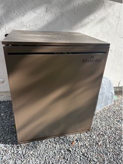 MisterBin Metal Trash Can Enclosure