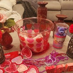23 Pieces Bundle Of Valentine's Day Decorations 