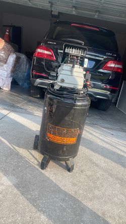 Industrial air compressor