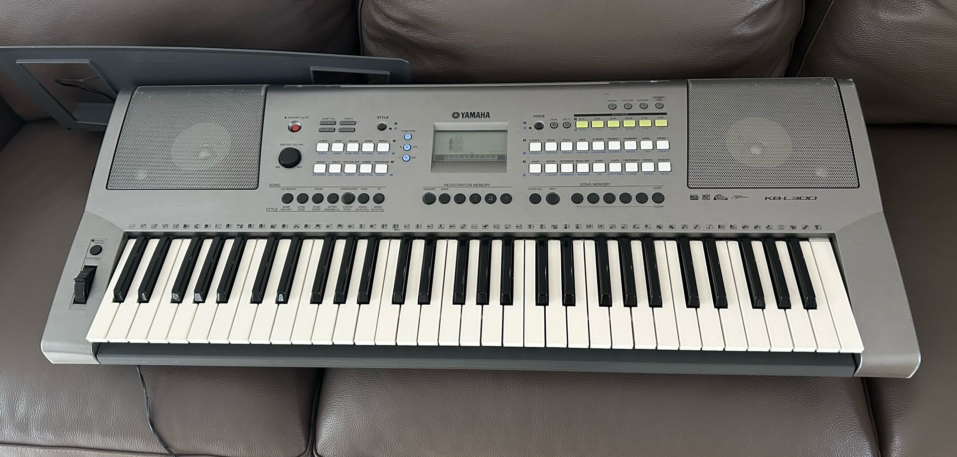 Yamaha Keyboard KB-L300