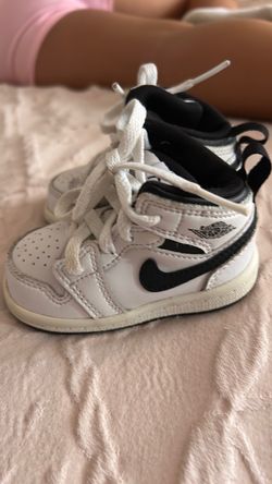 Air Jordan 1 Toddler Sneakers White Black