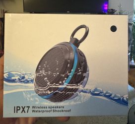 Wireless Waterproof Speaker// Vocina Contra El Agua