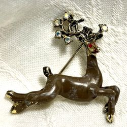 Vintage Raindeer Brooch/pin. Great and awesome
