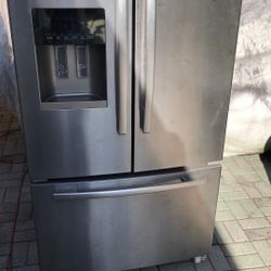 Whirlpool French Door Frige
