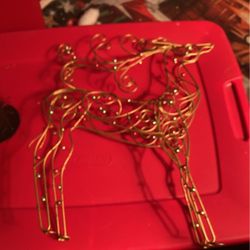 Wire reindeer