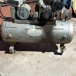Heavy duty air compressor 210 V