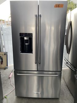 Kitchen Aid beautiful stainless steel refrigerator French door everything works perfectly first come first served 