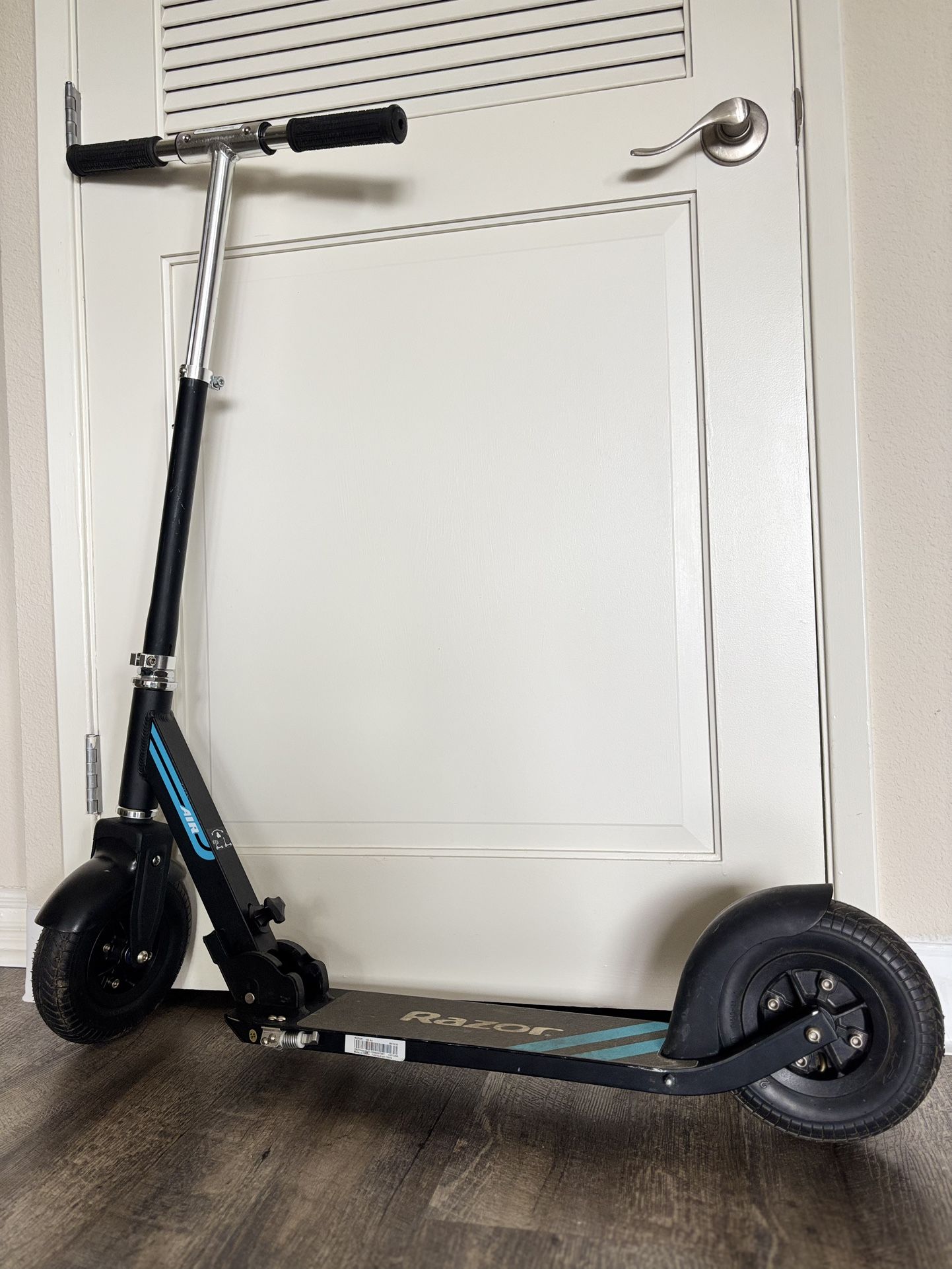 **pick-up Only** Razor Air Kick Scooter, Extra Long Deck, For Ride Up To 220 Ibs