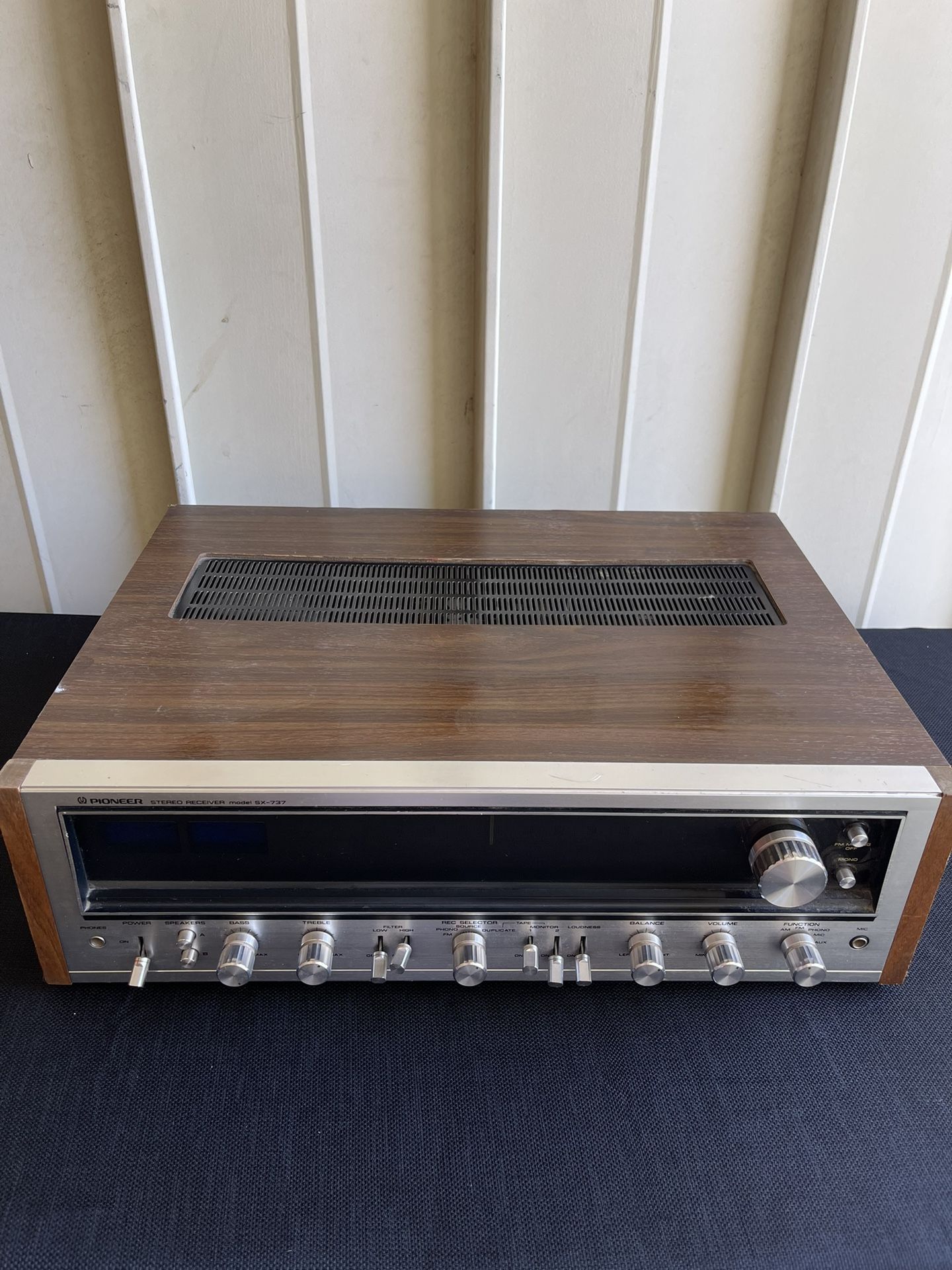 PIONEER  SX-737 AM/FM Stereo Receiver 