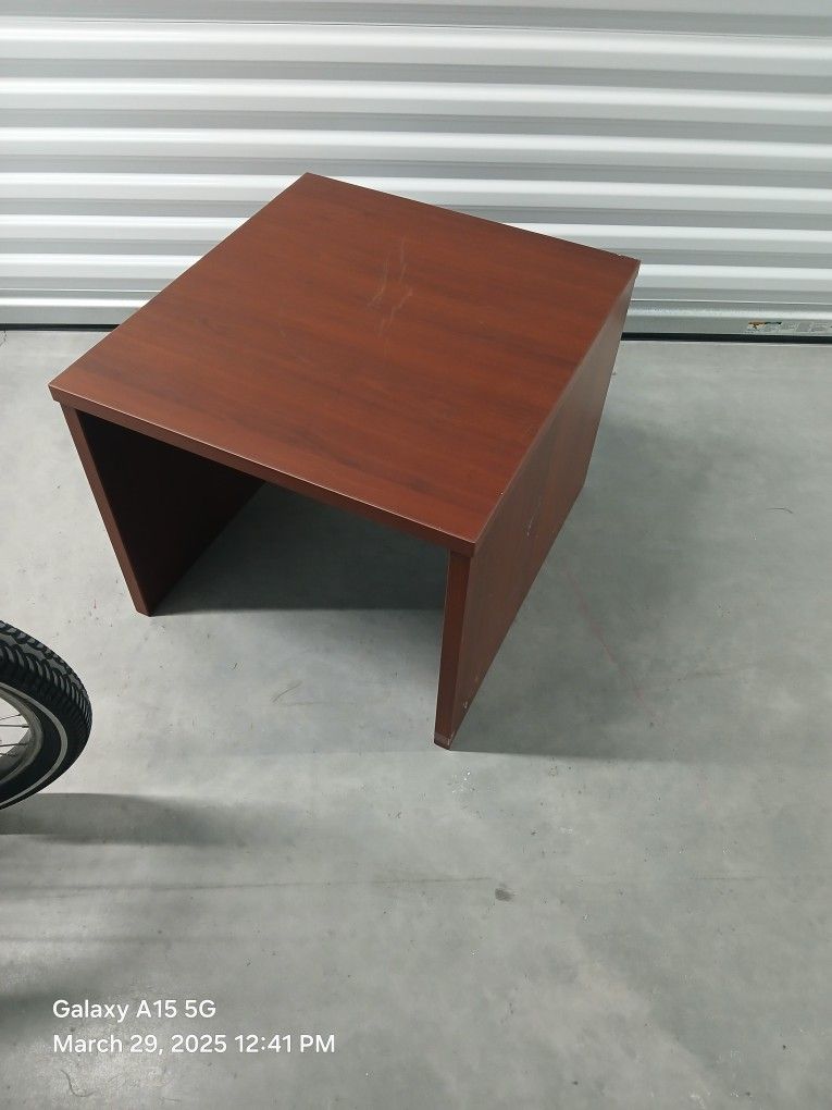 Magazine/side Table