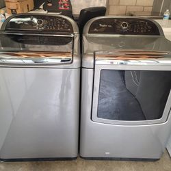 Whirlpool Large Capacity Top Load Washer And Gas Dryer Set 