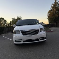 2016 Chrysler Town & Country