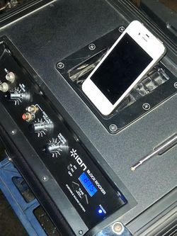 Old model ION black Rocker portable speaker ipod/ipnone dock