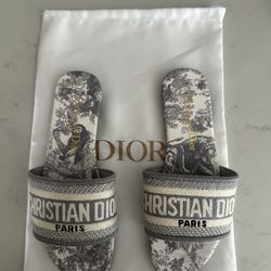 CD SANDALS