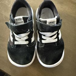 8.5C Vans Ultraranges 