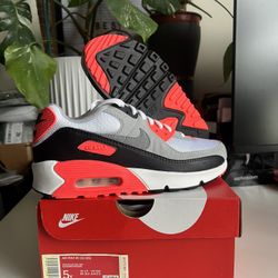 DS Nike Air Max 90 Infrared (2020) Size 5Y