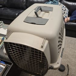 Portable Animal Kennel/Carrier