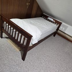 Twin Beds / Bunk beds