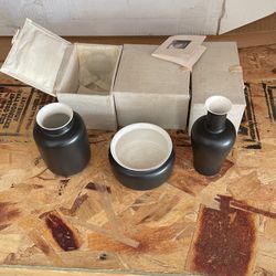MIDDLE KINGDOM 3 Small Matte Black Vases