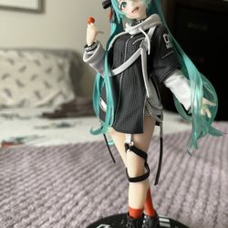Punk Miku Statue