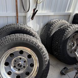 American Racing 17” Set Rim & Tires