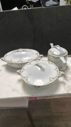 Oval Covered Vegetable, Teapot & Lid