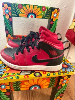 1y Nikes