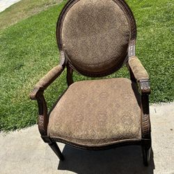 Vintage walnut Antique Arm Chair In Beautiful Condition 