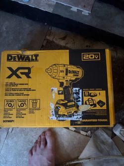 DeWalt XR 20V 1/2" Impact Wrench Kit DCF900P1