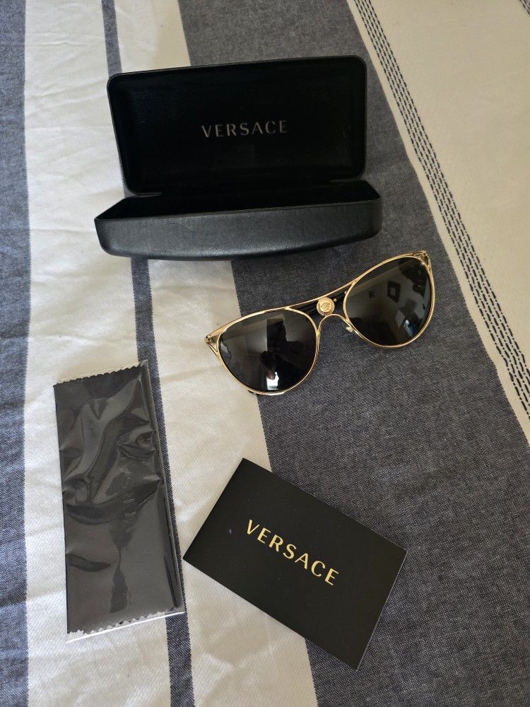 Versace  sunglasses 