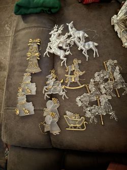 Vintage Set of 21 Acrylic Frosted Clear- Pearl White Christmas Ornaments $10