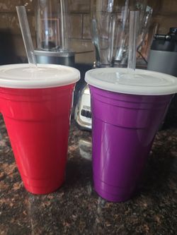 BRAND NEW BIG CAPS , 32 OZ . NEVER USED  .