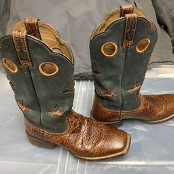 Ariat Boots Like New  (size :9.5)