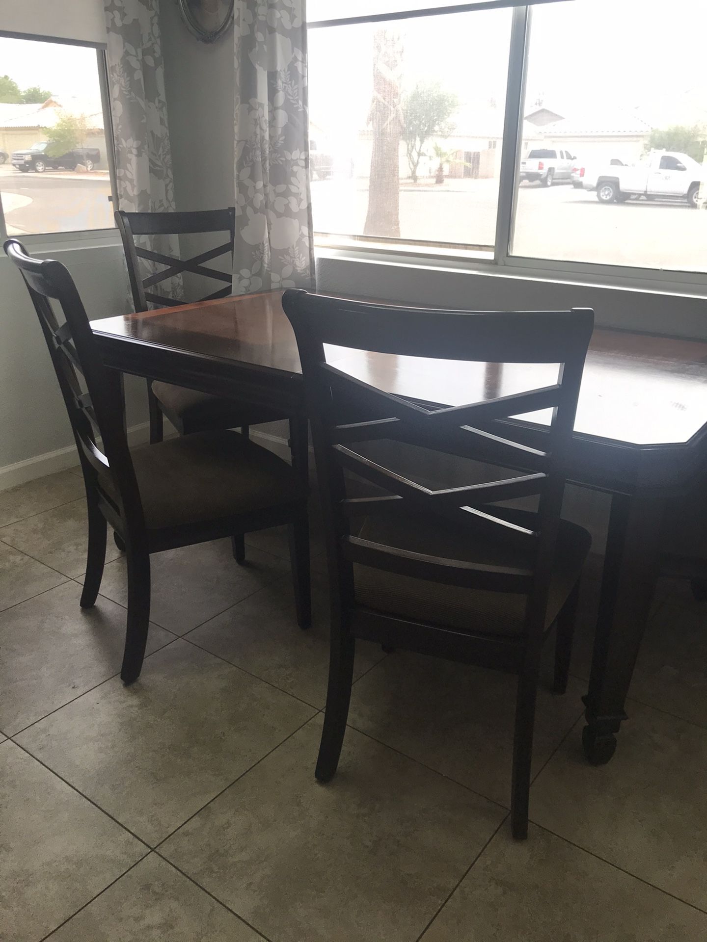 Very Nice Walnut Wood Table with 4 Chairs & Sleeve to Extend