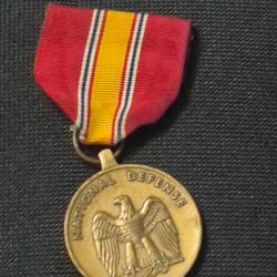Original 1960's U.S. National Defense Service Medal w/Ribbon & Ribbon Bar, Mint