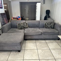 Grey Microfiber Sectional Couch w Chase