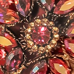 Vintage WEISS MULTICOLOR PINK RHINESTONES BROUCH  WITH GOLD TONES