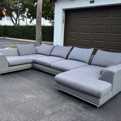 Couch/Sofa Sectional - Modular - Linen -  Perazzi - Delivery Available 🚛