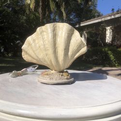 Vintage Resin Seashell Table Lamp / Lantern - Excellent 