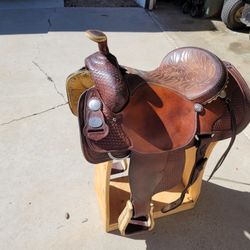Crates Mike Beers Roping Saddle