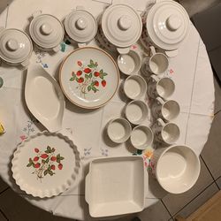 Sheffield Strawberries ‘n Cream Stonewear Collection