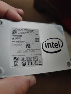 256gb Intel SSD 5400 series 6gb upload n download speed