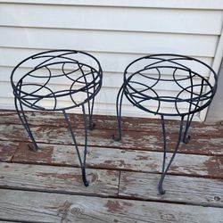 2 Steel plant stands for $5/ see both pictures posted/ Pickup is in Lake Zurich 