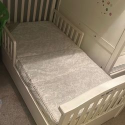 Toddler Bed With Drawer
