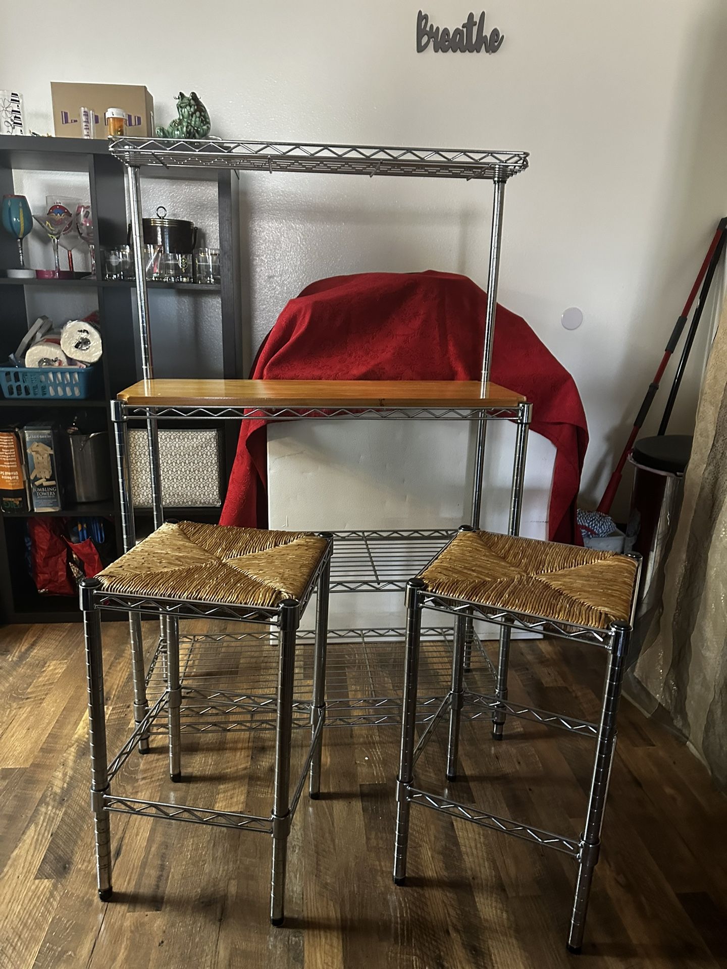 Bakers Rack With Matching Stools