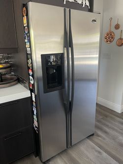 GE Profile Arctica Refrigerator