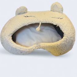 17” Hooded White Cat Bed – Plush Cave/Igloo Hideout for Comfort & Anxiety Relief 