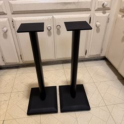 2 wood Speaker Stands