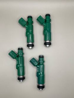 Genuine DENSO Set of 4 Fuel Injectors for 2000-2009 Toyota Prius Echo Scion AB XB 1.5L L4