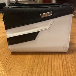 Miche interchangeable bag with magnetic shell